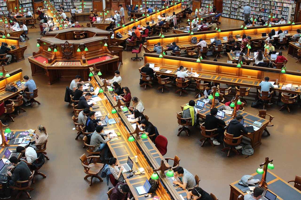 大学生暑期兼职劳务报酬预扣20%，年底如何退税：实